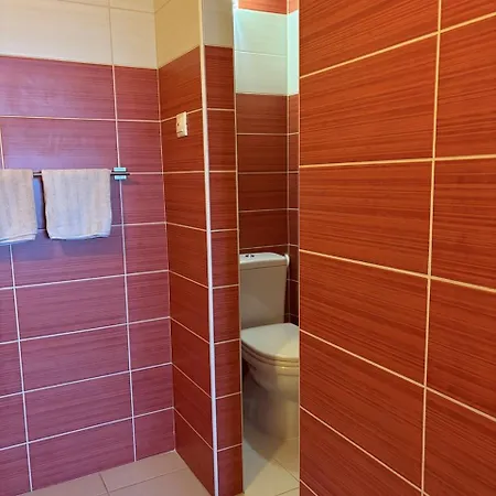 Rthome Vendeghaz بيت ضيافة سزومباثيلي