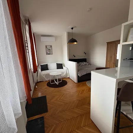 Rthome Vendeghaz Pensjonat Szombathely